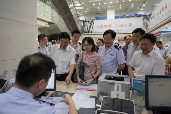 毒舌大师钱钟书，急了连导师一起骂，杨绛：就喜欢他的淘气和痴气