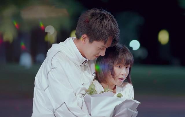 探索谭咏麟为怀念张国荣,演唱经典歌曲《风继续吹》,全场都听哭了!,共享知识的谭咏麟为怀念张国荣,演唱经典歌曲《风继续吹》,全场都听哭了!星球平台