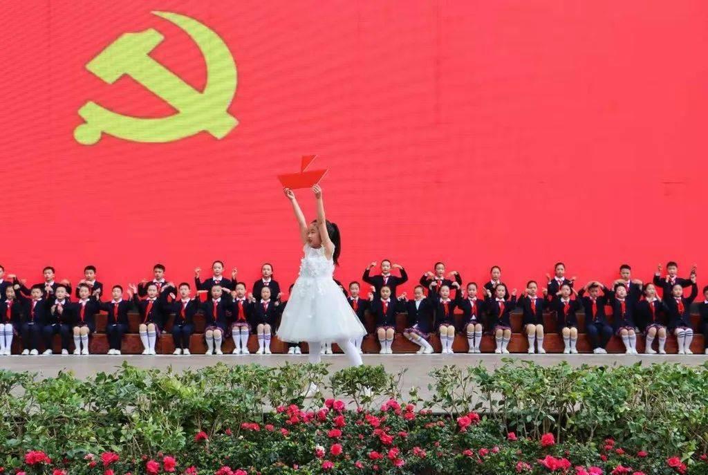 我的闺密经常和我老公聊天，怎么办？游戏画面