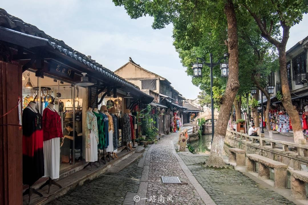 郑钦文获得澳网女单亚军,世界排名升至第七位